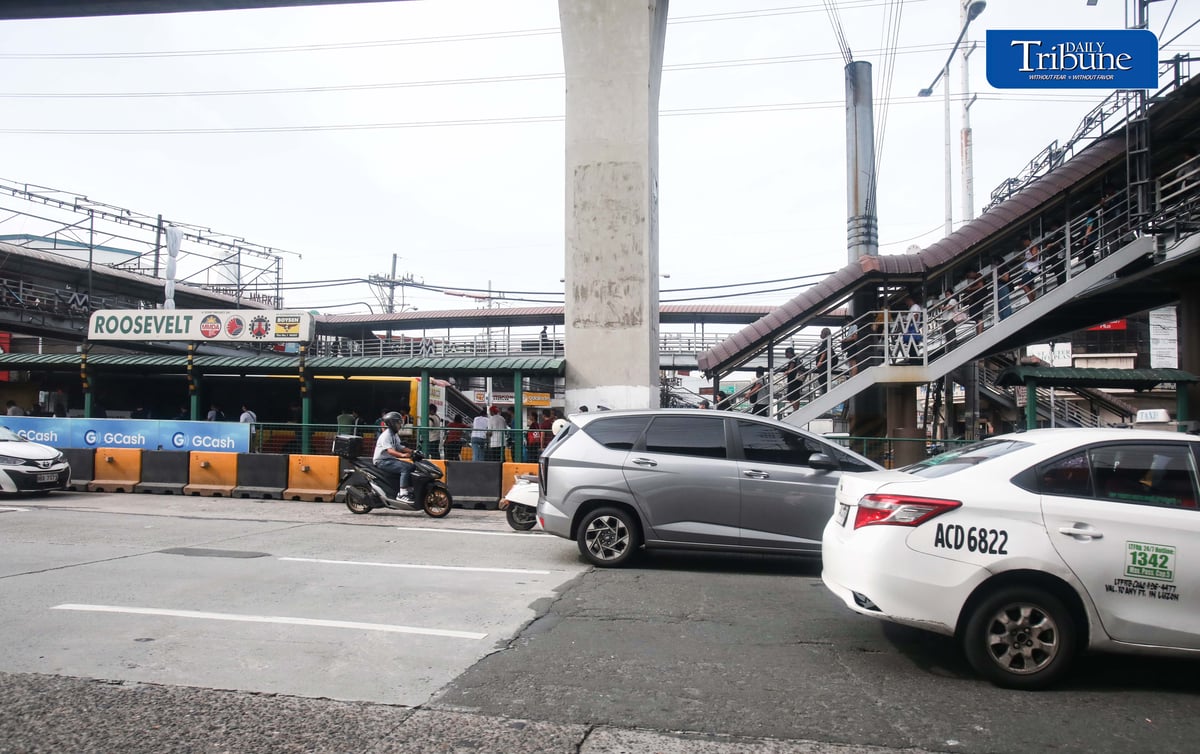 (July 13 2026) Commuters queuing at carousel Roosevelt bus station in Munoz Quezon City on Monday morning July 13 2026. Photo/Analy Labor