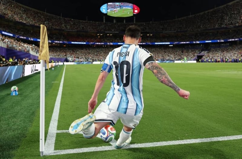 Argentina survives Swiss scare, sets up semifinal clash with England