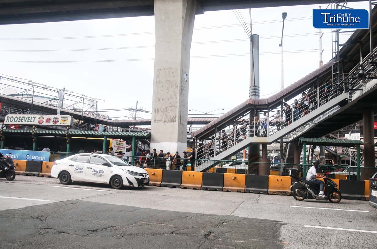 (July 13 2026) Commuters queuing at carousel Roosevelt bus station in Munoz Quezon City on Monday morning July 13 2026. Photo/Analy Labor