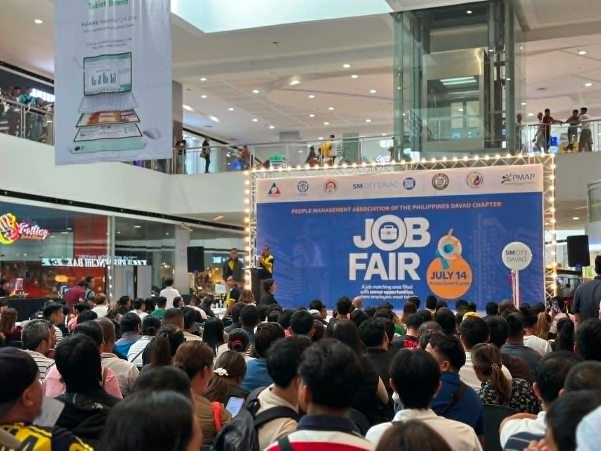 Hundreds flock to SM City Davao job fair