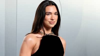 LOS ANGELES, CALIFORNIA - MARCH 15: Dua Lipa attends the 2026 Vanity Fair Oscar Party Hosted By Mark Guiducci at Los Angeles County Museum of Art on March 15, 2026 in Los Angeles, California.