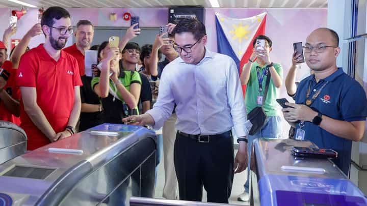 MySSS cardholders get P1 LRT-2 fares – DOF