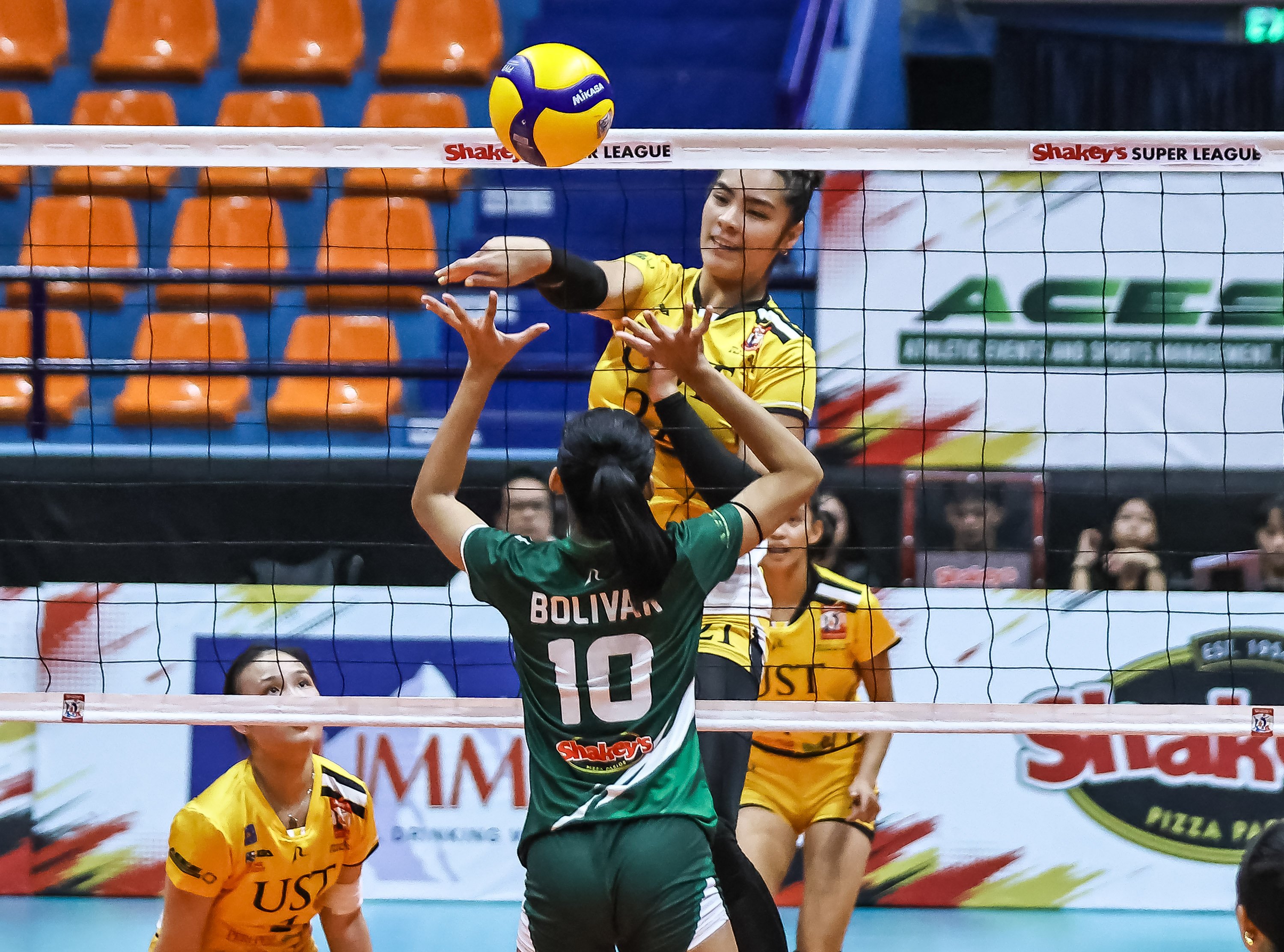UST, SJI-Bacolod clinch semifinal spots

