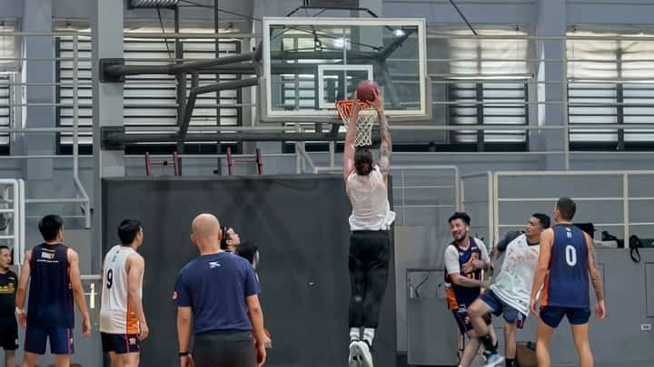KAI Sotto breaks a sweat during Rain or Shine training last Tuesday.