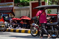 High school graduates line ups to secure enrollment slots at PUP