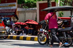 High school graduates line ups to secure enrollment slots at PUP