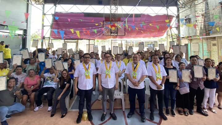 44 Marikina families receive land titles under SHFC program