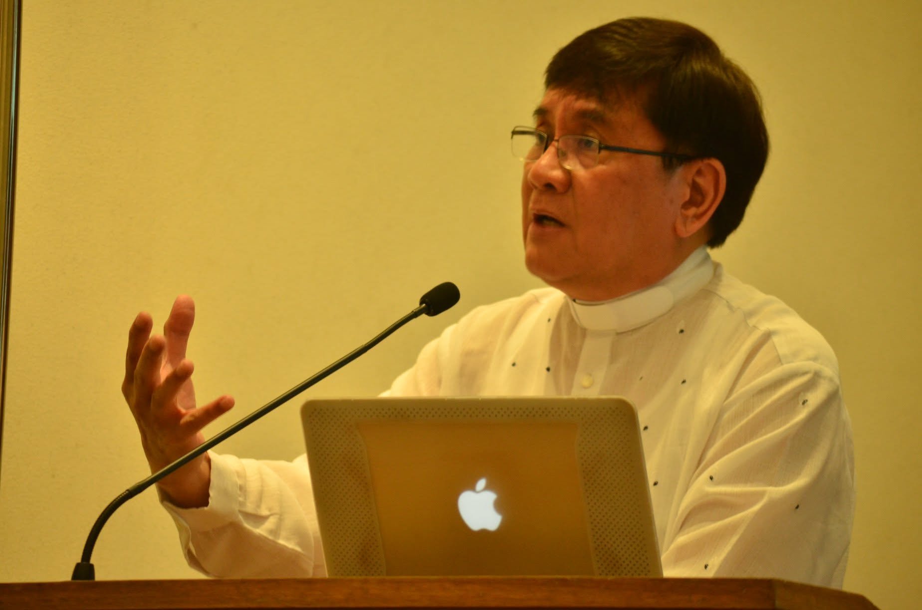 Law dean disputes fixed threshold