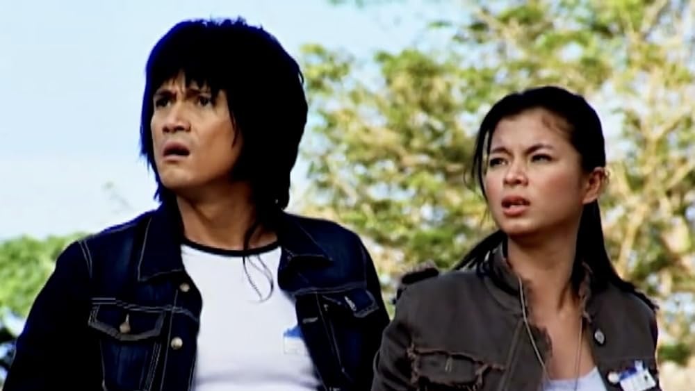 Angel Locsin calls out Robin Padilla over 'komunista' remark