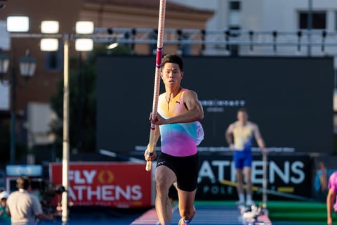 Obiena posts season-best, sees silver lining
