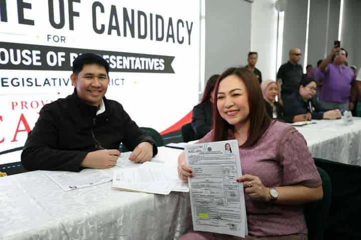 Jennifer Barzaga files COC for Cavite special election