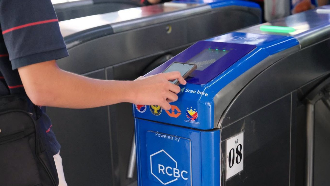 BSP backs digital fares on LRT-2