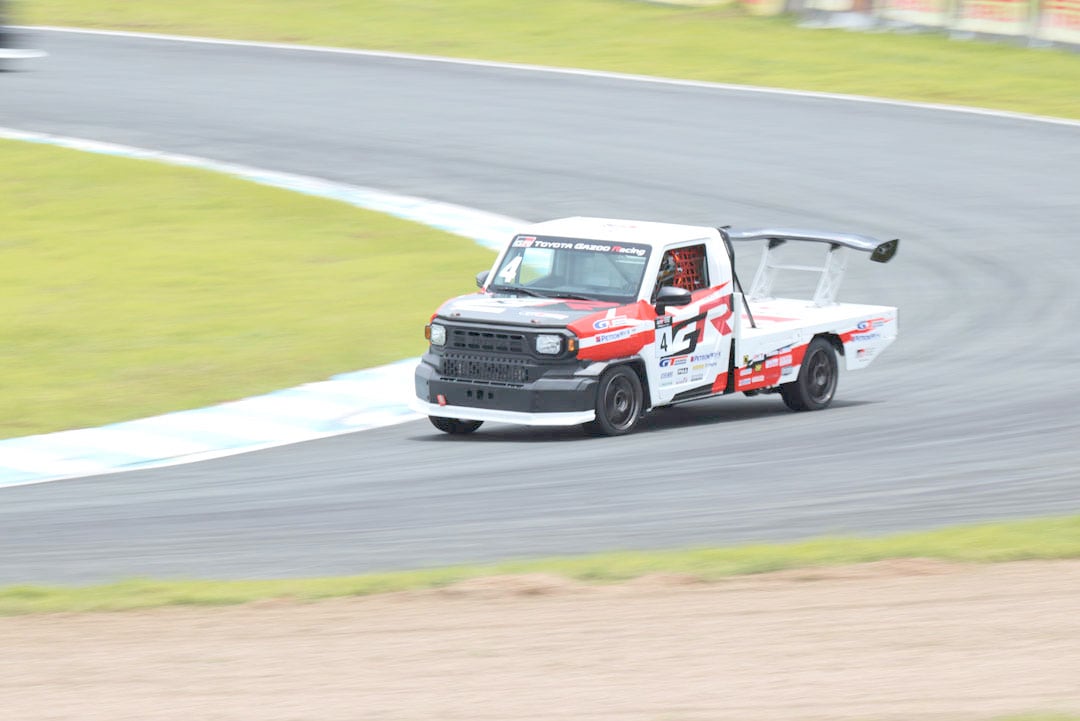 Toyota racers split Clark victories