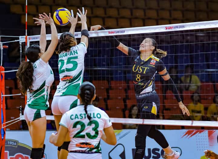 UST stays hot, pips Saint Benilde