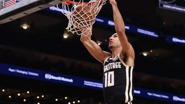 Dort joins Hawks; Mavs land Risacher