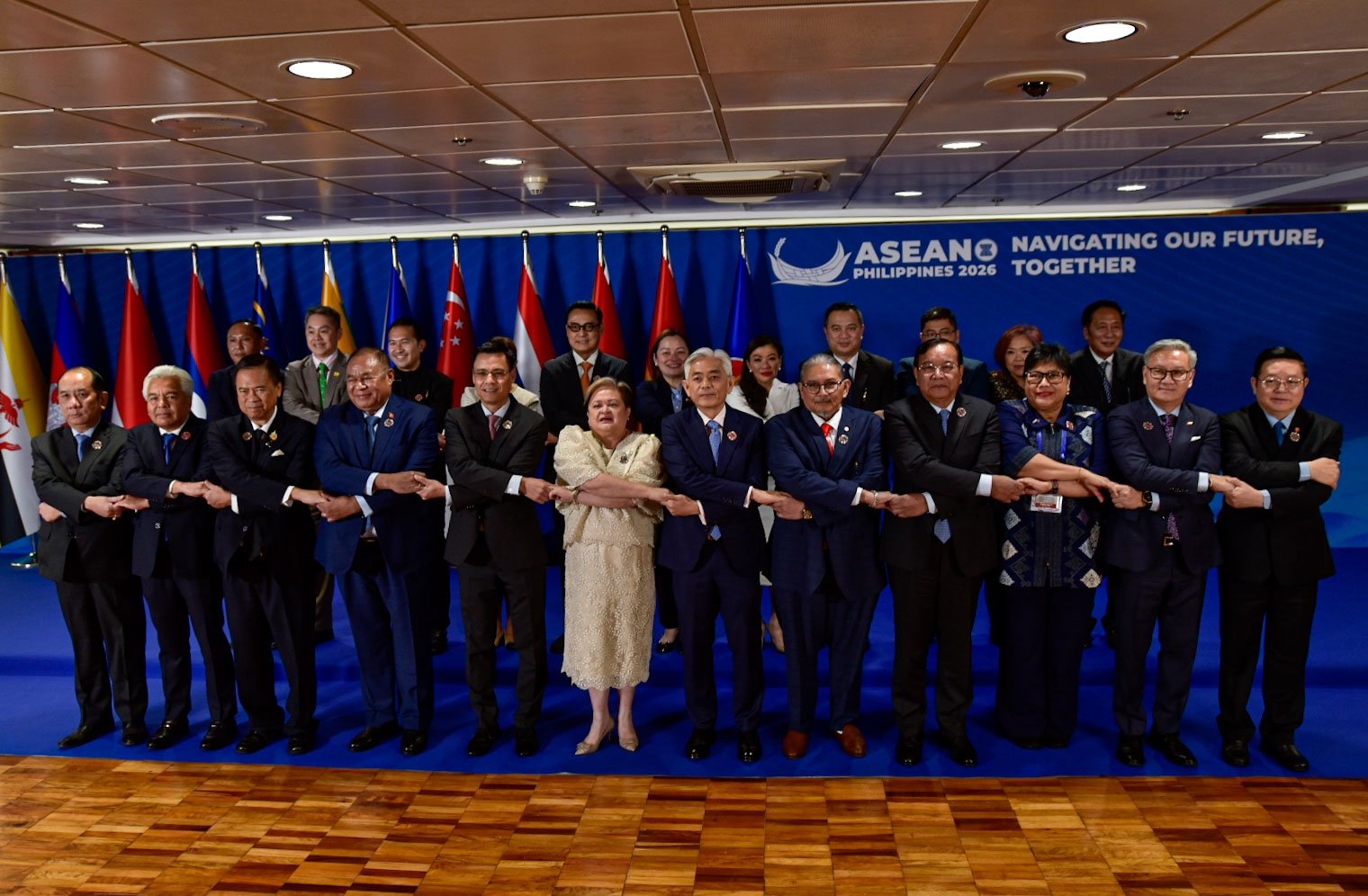 ASEAN Foreign Ministers and Representatives of the Intergovernmental Commission on Human Rights family photo
