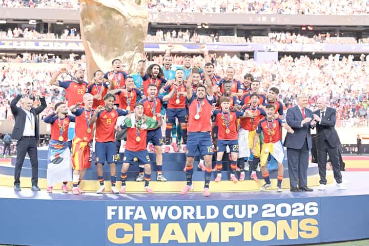 LOS CAMPEONES