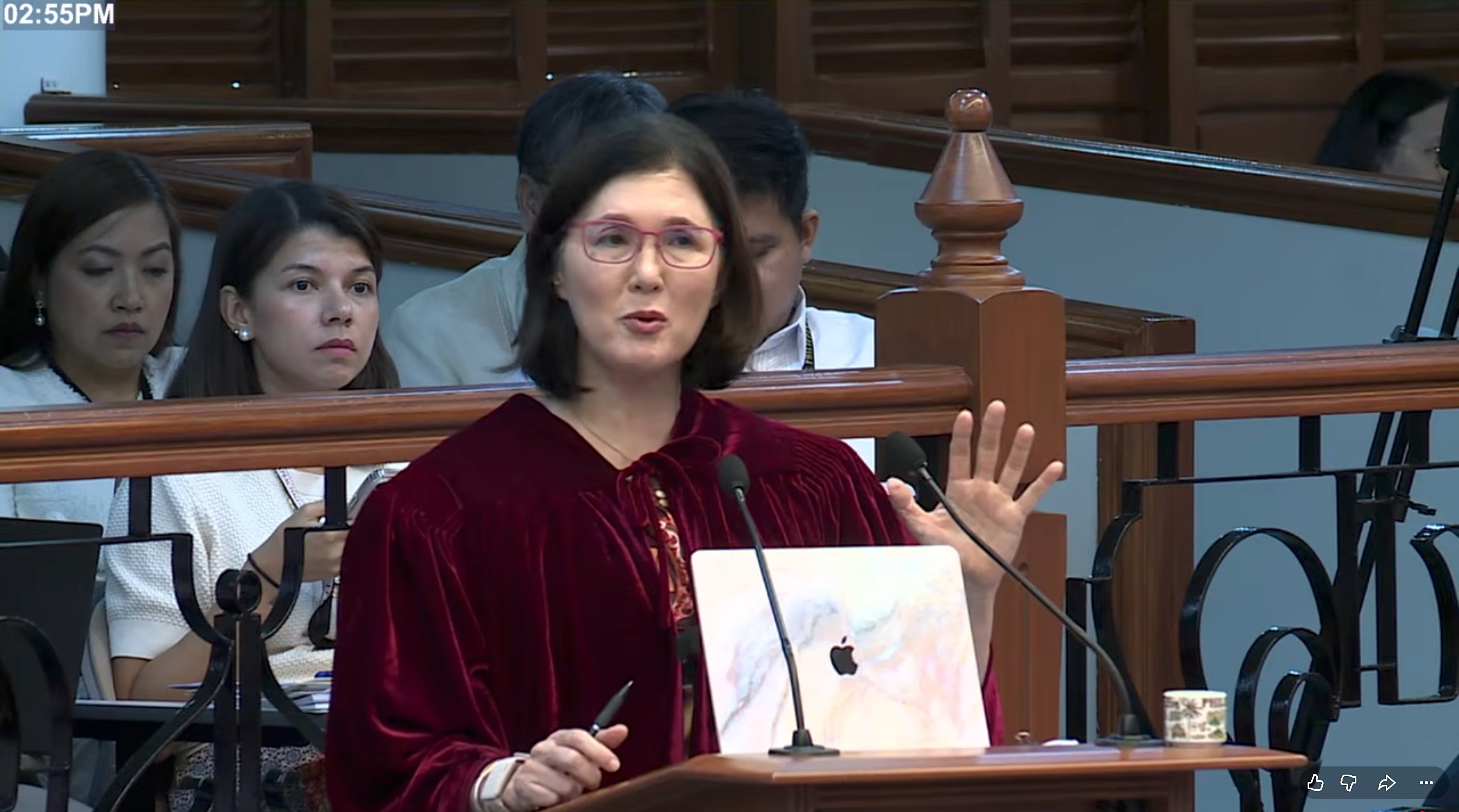 Madame Senatroll