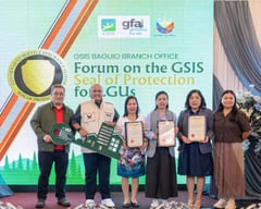 GSIS awards land titles to 3 government workers in Baguio