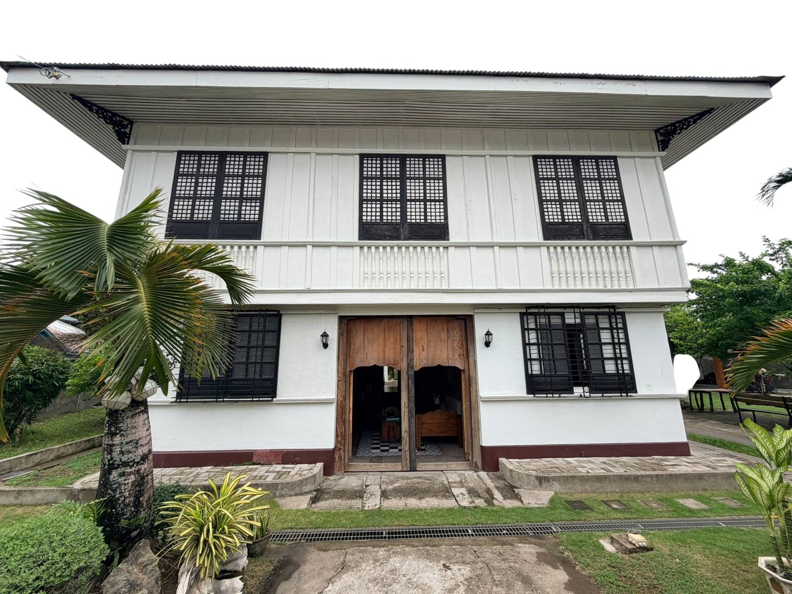 The Sinamay House keeps Iloilo’s weaving tradition alive within its preserved walls.