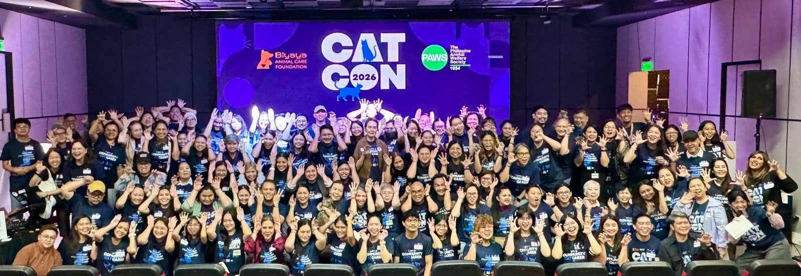 A (purr)fect gathering of cat lovers
