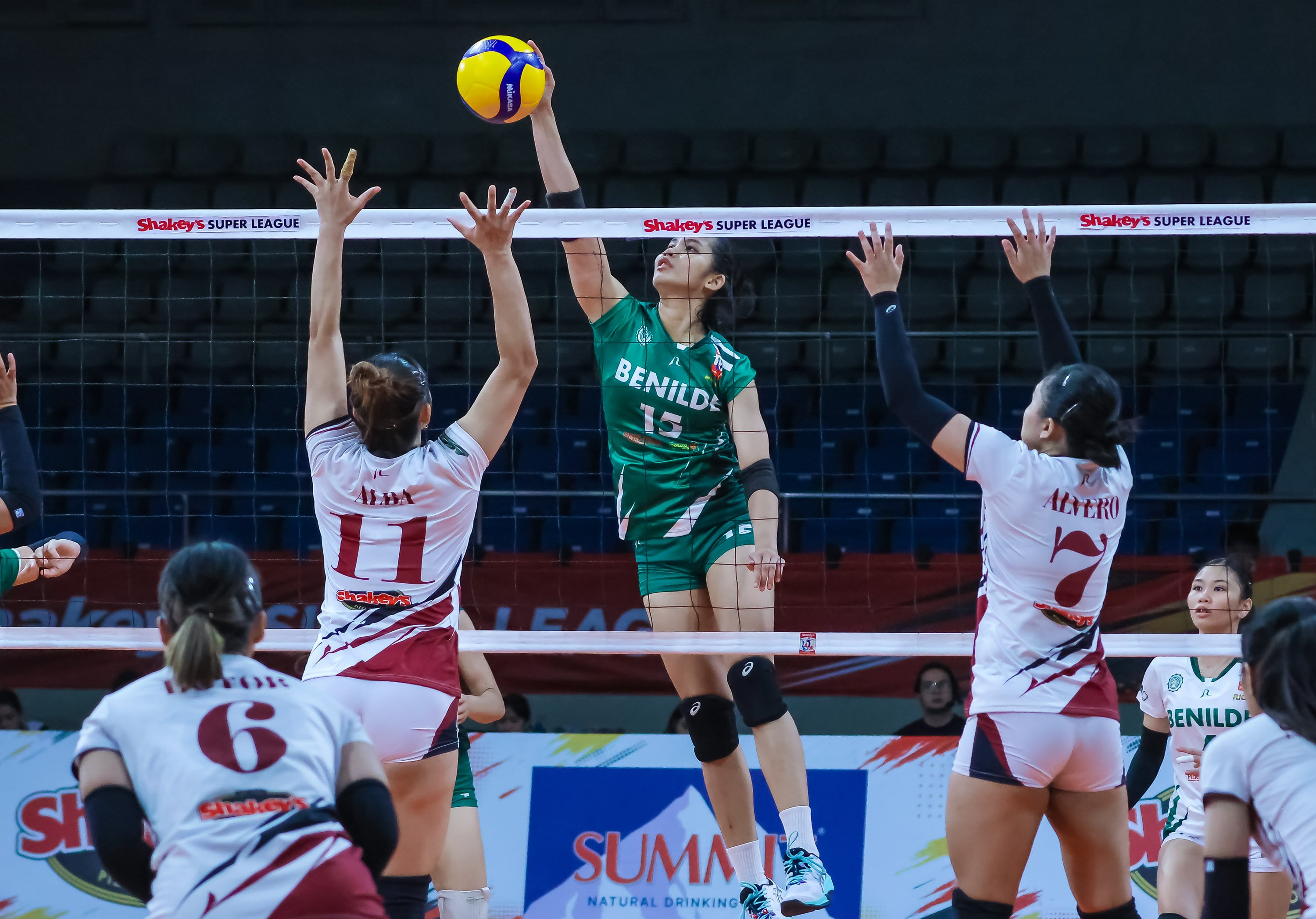 Saint Benilde storms back, clobbers Enderun