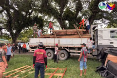 Quake-hit Sarangani families receive lumber donation