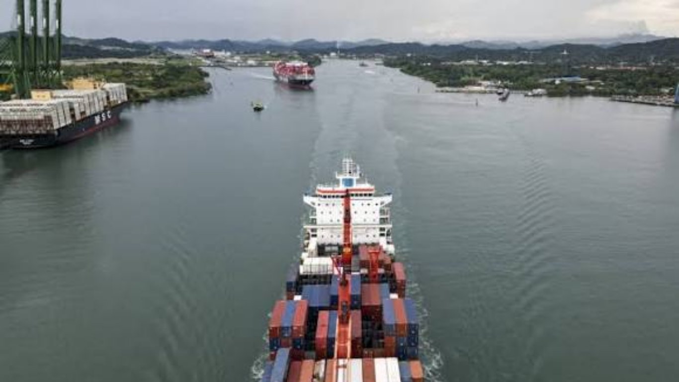 Panama, China renew maritime port agreement