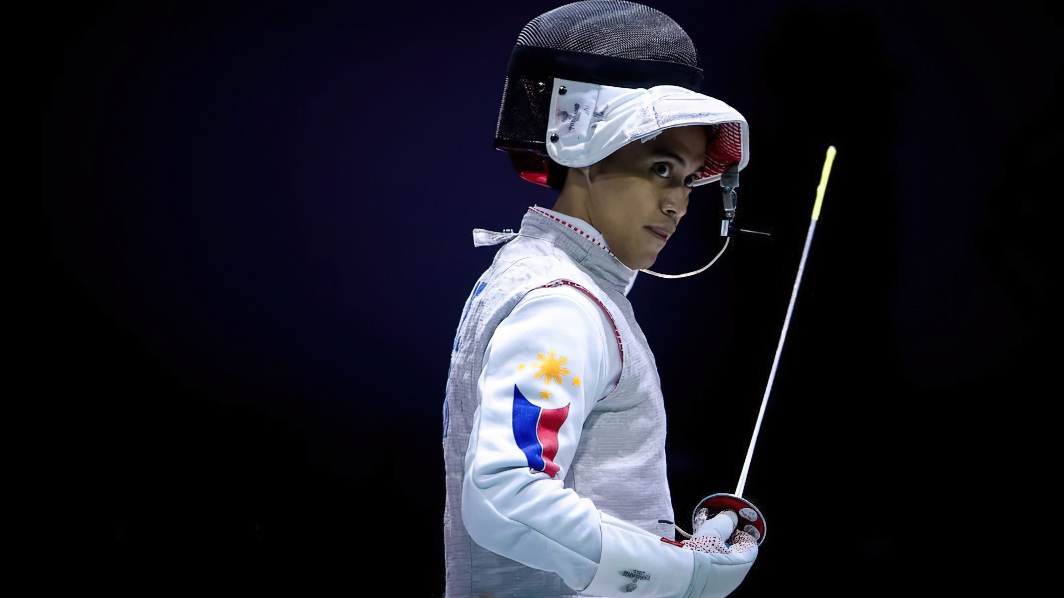 NATHANIEL Perez crumbles under pressure, leading to an early exit in the Fencing World Championships last Wednesday at the AsiaWorld-Expo in Hong Kong.
