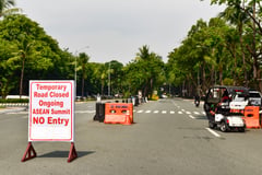 Authorities block passage to PICC