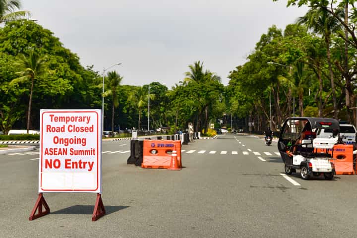 Authorities block passage to PICC