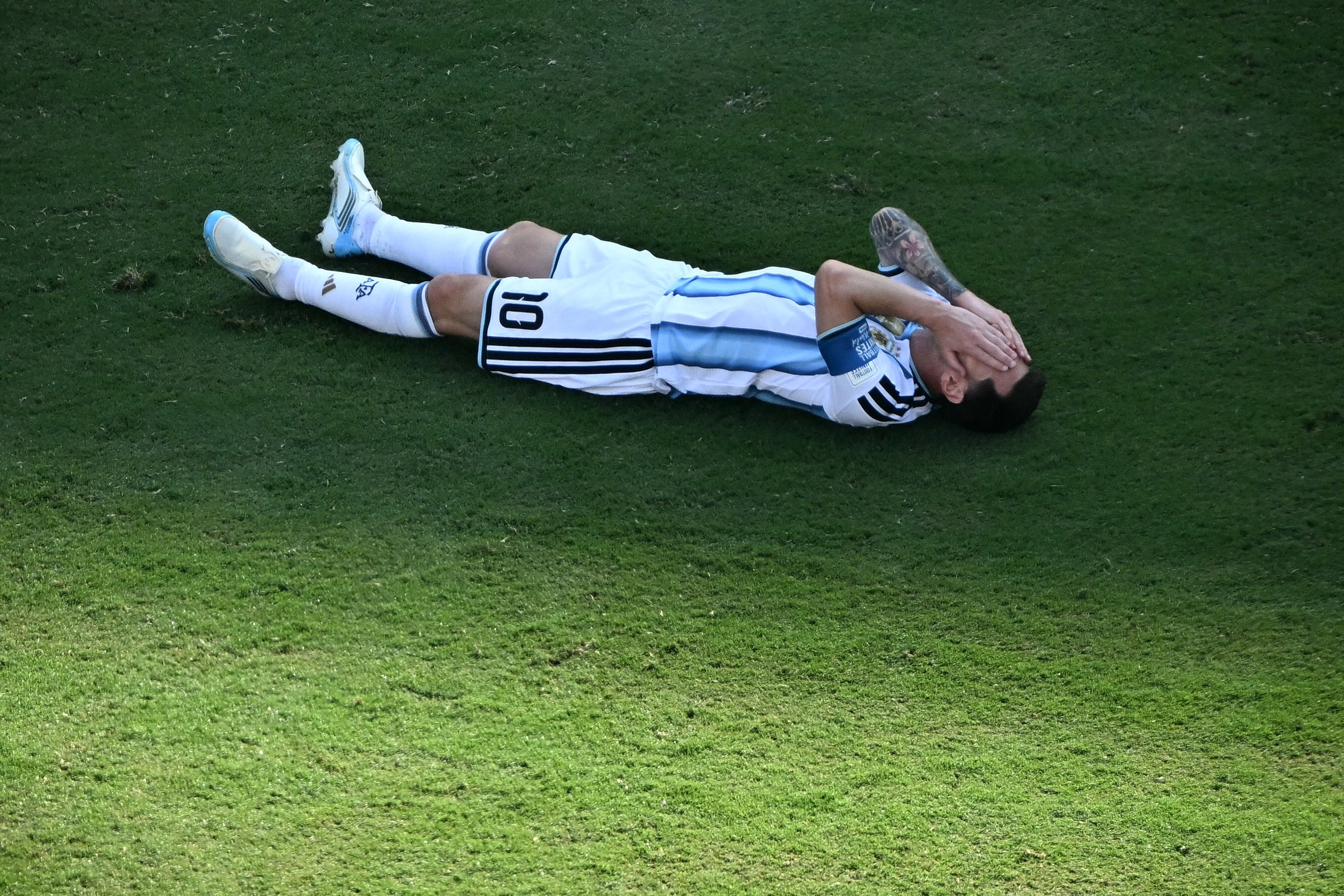 DON’T CRY, ARGENTINA 