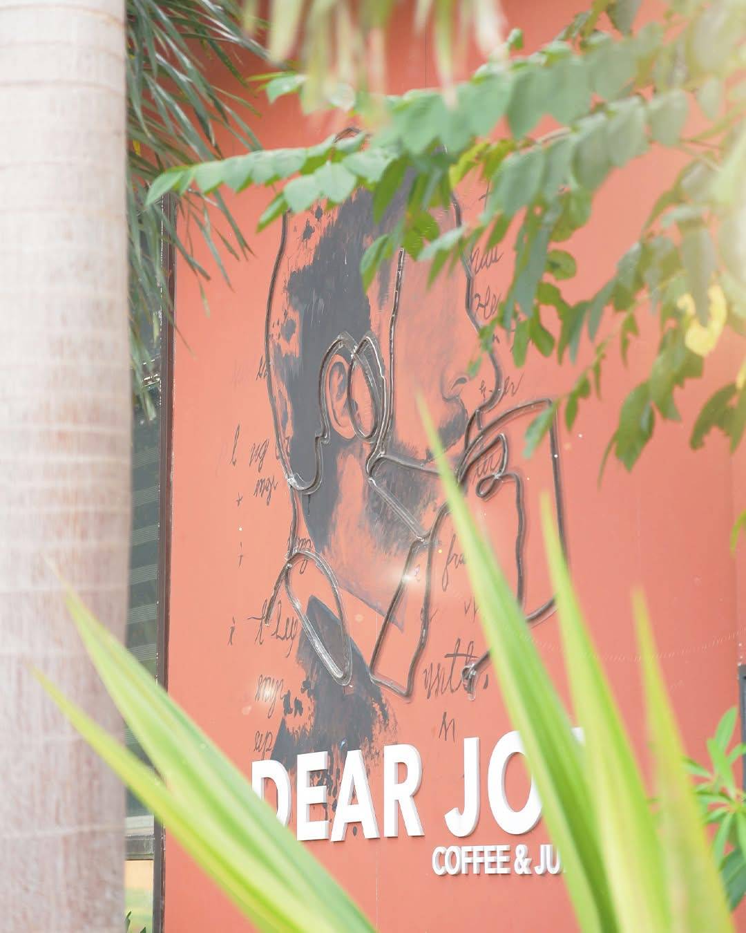 Dear Joe Coffee & Juice is the first letter-writing café in the Philippines.