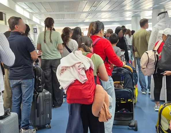FILIPINOS EXIT CRISIS-HIT LEBANON