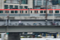 Scenes of motorists along MacArthur Bridge