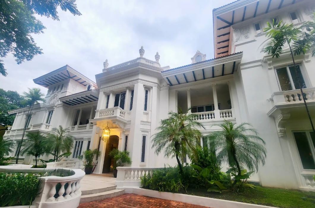 LAPERAL, NOT THE HAUNTED BAGUIO MANSION