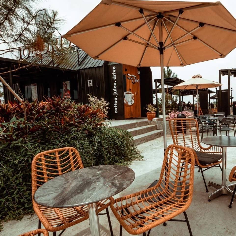 Convenience and connectivity come together in Villar City, where lifestyle destinations complement the township’s expanding residential, commercial and business developments.