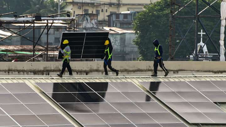 House leaders seek easier access to household solar power