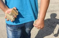 Makati cops collar ‘rock-thrower’