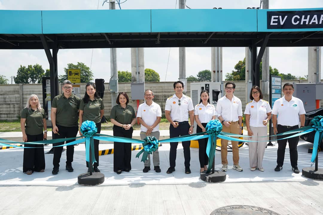 REPRESENTATIVES from ACMobility and Shell Pilipinas Corporation mark the opening of the EV charging hub at Shell Mexico NLEX in Pampanga. Shown are (from left): Yvonne Castro, head of government engagements, ACMobility; Josh Altarejos, site development head, ACMobility; Maria Bejoc, head of network operations and business development, ACMobility; Carla Buencamino, head of mobility infrastructure, ACMobility; Mike Ramolete, general manager, Shell Mobility; Jolo Valdez, Non-Fuel Retail and E-Mobility manager, Shell Mobility; Zsak Sta. Ana, Format and Alliances manager, Shell Mobility; Paolo Barredo, national sales manager, Shell Mobility; Analiza Canlas, Retailer, Shell Mobility; and Mark Calo, North Luzon district manager, Shell Mobility.