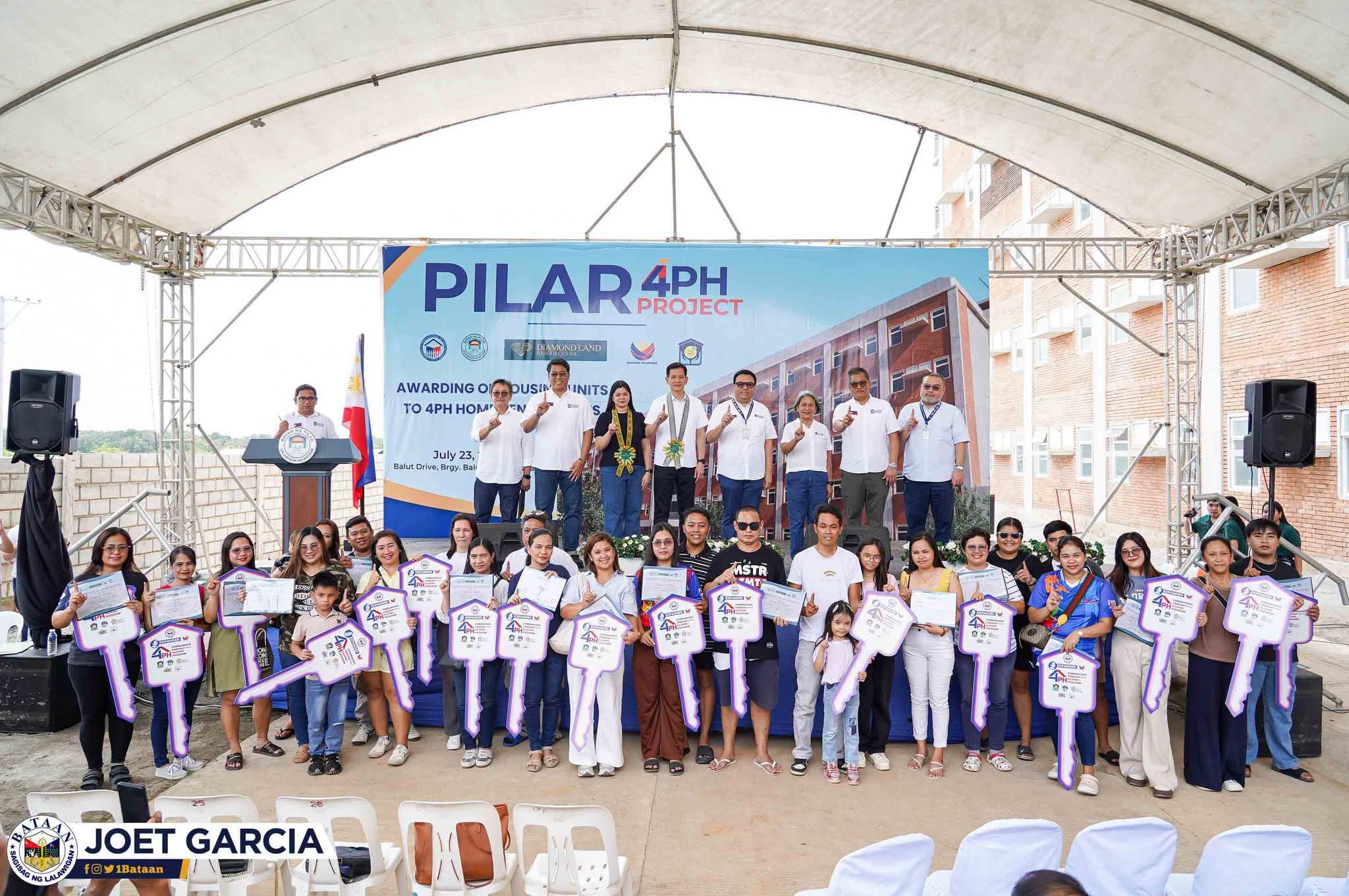 Bataan turns over first phase of Pilar 4PH housing project