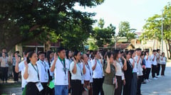 Schools hit by bomb threat