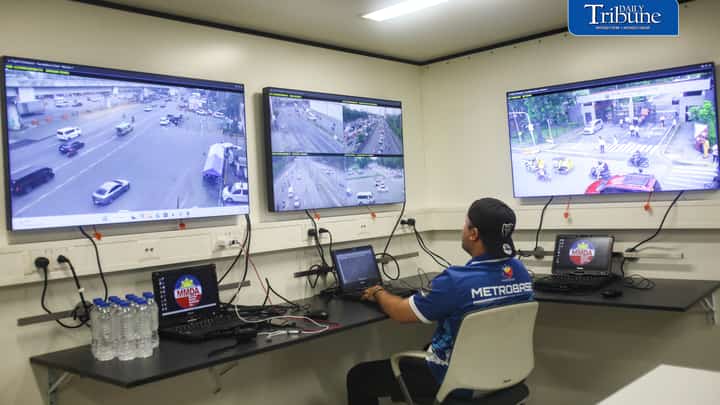 (July 27 2026) Metropolitan Manila Development Authority (MMDA) personnel monitored the traffic conditions and other activities along Commonwealth Avenue and the House of Representatives in Quezon City on Monday morning July 27 2026. as the President Ferdinand Marcos Jr. 's, prepared to deliver his fifth State of the Nation Address SONA. Photo/Analy Labor
