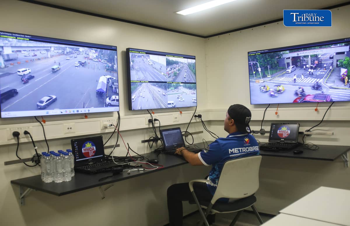 (July 27 2026)  Metropolitan Manila Development Authority (MMDA) personnel monitored the traffic conditions and other activities along Commonwealth Avenue and the House of Representatives in Quezon City on Monday morning July 27 2026. as the President Ferdinand Marcos Jr. 's, prepared to deliver his  fifth State of the Nation Address SONA. Photo/Analy Labor