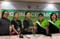 In photo: (L-R) Naga City PESO Manager Roderick Reforsado, DICT Usec. Faye Condez-de Sagon, Mayor Leni Robredo, LANDBANK CEO President Lynette Ortiz, Charlotte Conde, Executive Vice President - National Development Lending Sector