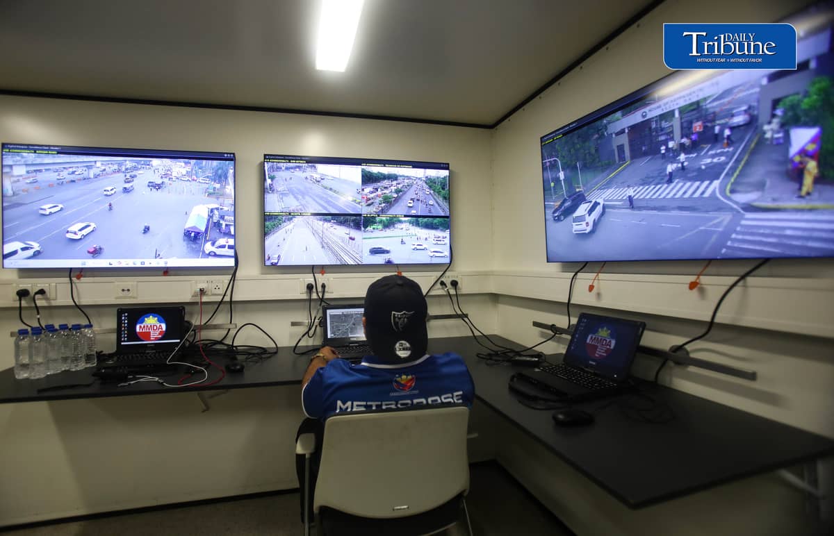 (July 27 2026)  Metropolitan Manila Development Authority (MMDA) personnel monitored the traffic conditions and other activities along Commonwealth Avenue and the House of Representatives in Quezon City on Monday morning July 27 2026. as the President Ferdinand Marcos Jr. 's, prepared to deliver his  fifth State of the Nation Address SONA. Photo/Analy Labor