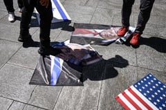 Netanyahu, Trump meet; regional security tops agenda