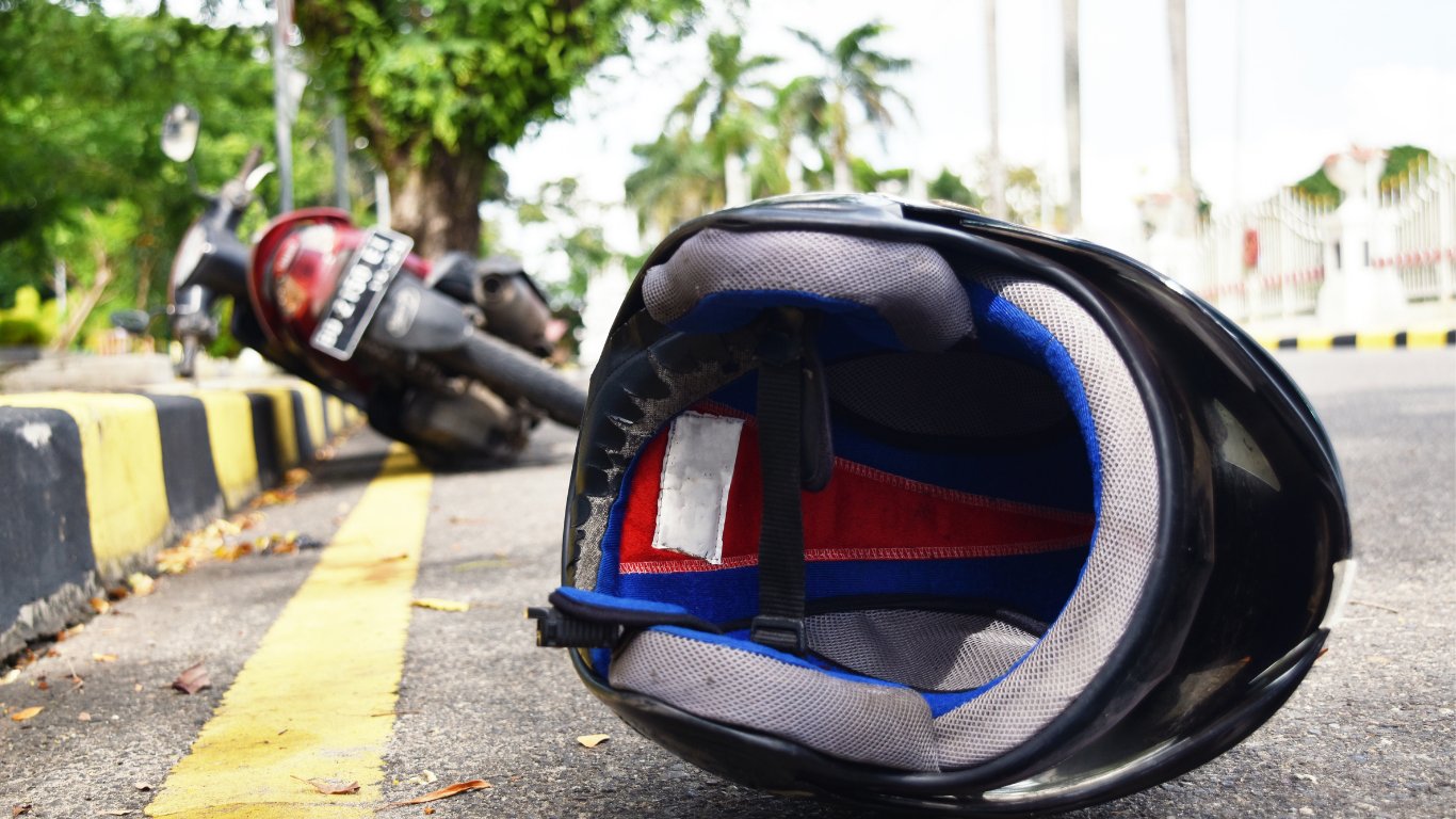 Caloocan crash claims police officer