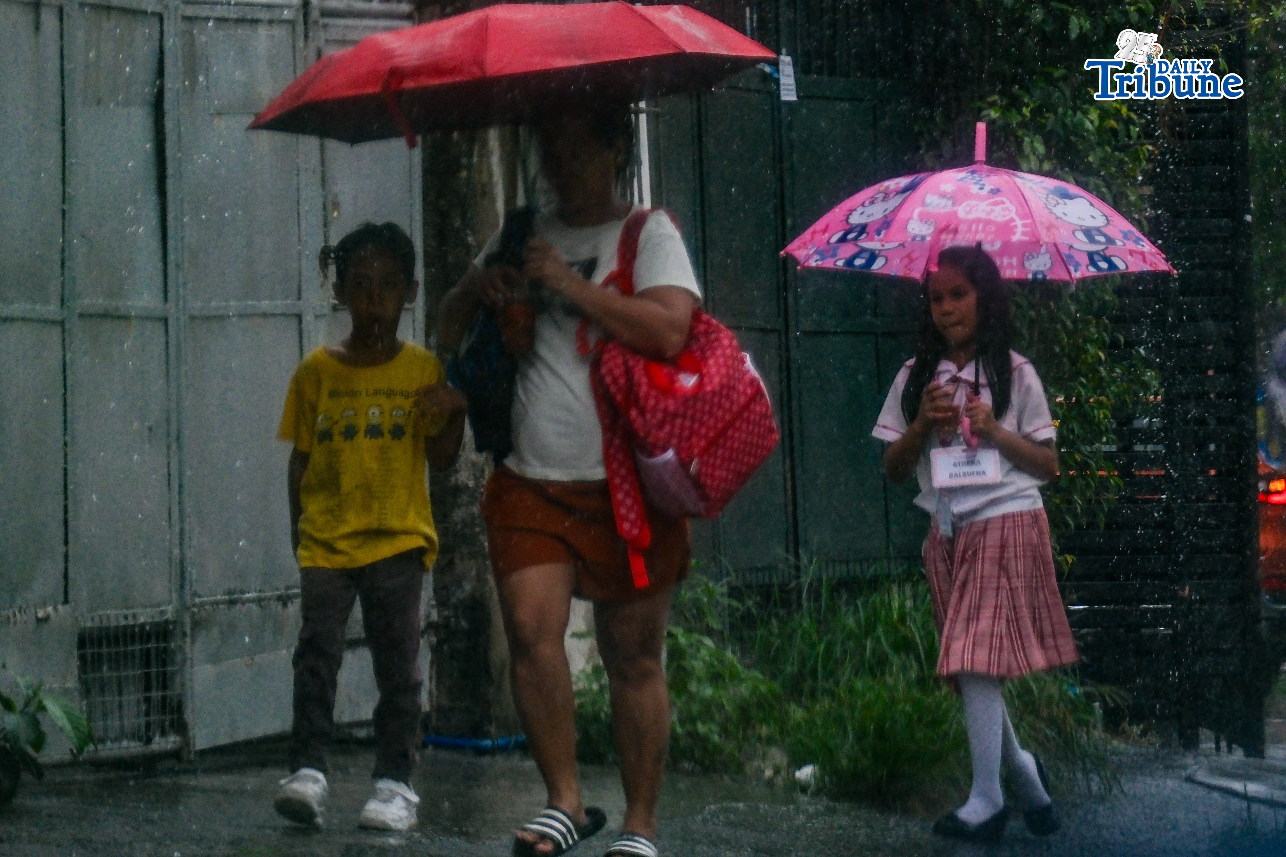 Parents brave rains to fetch children from school