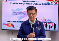 30 distressed OFWs receive DMW aid under UPLIFT program